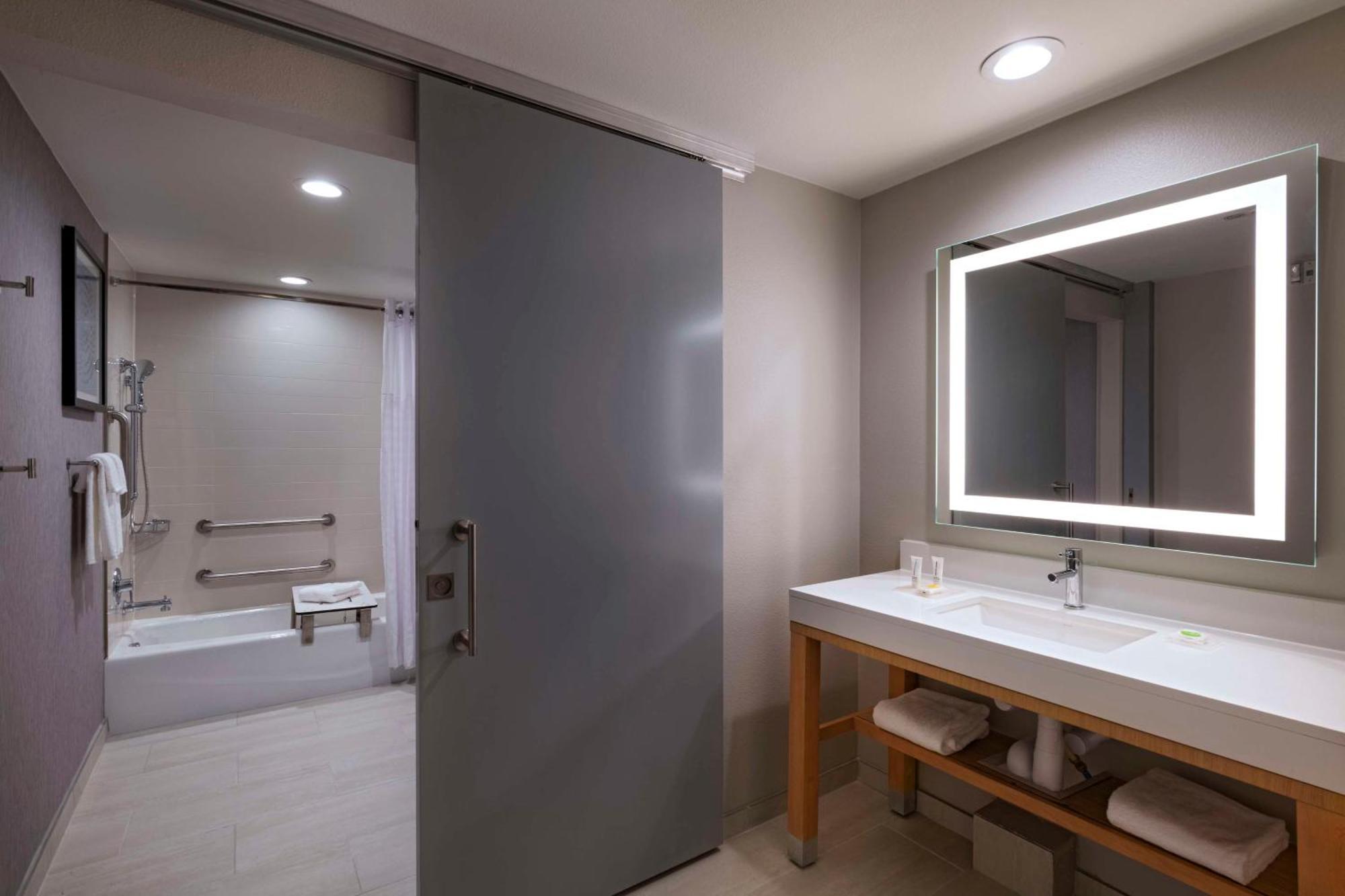 Hyatt Place Austin Lake Travis/Four Points Екстериор снимка